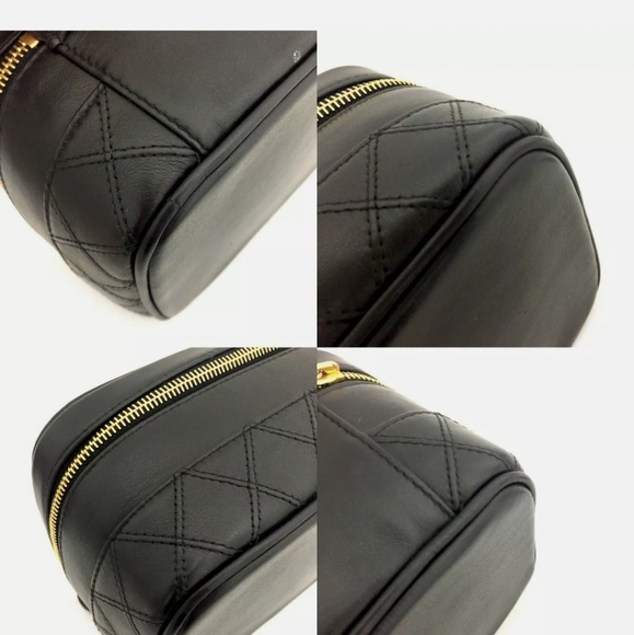 CHANEL Lambskin Cosmatic Vanity Handbag - Picture 6 of 9